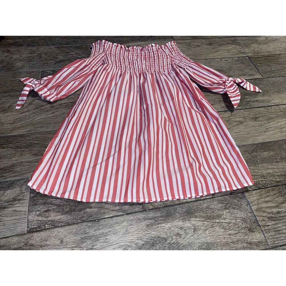 New Iris On Or Off Elastic Shoulder Top Size Medium‎ Light Red White Stripe 3/4"
